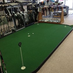 putting green in golf shop, large indoor putting green